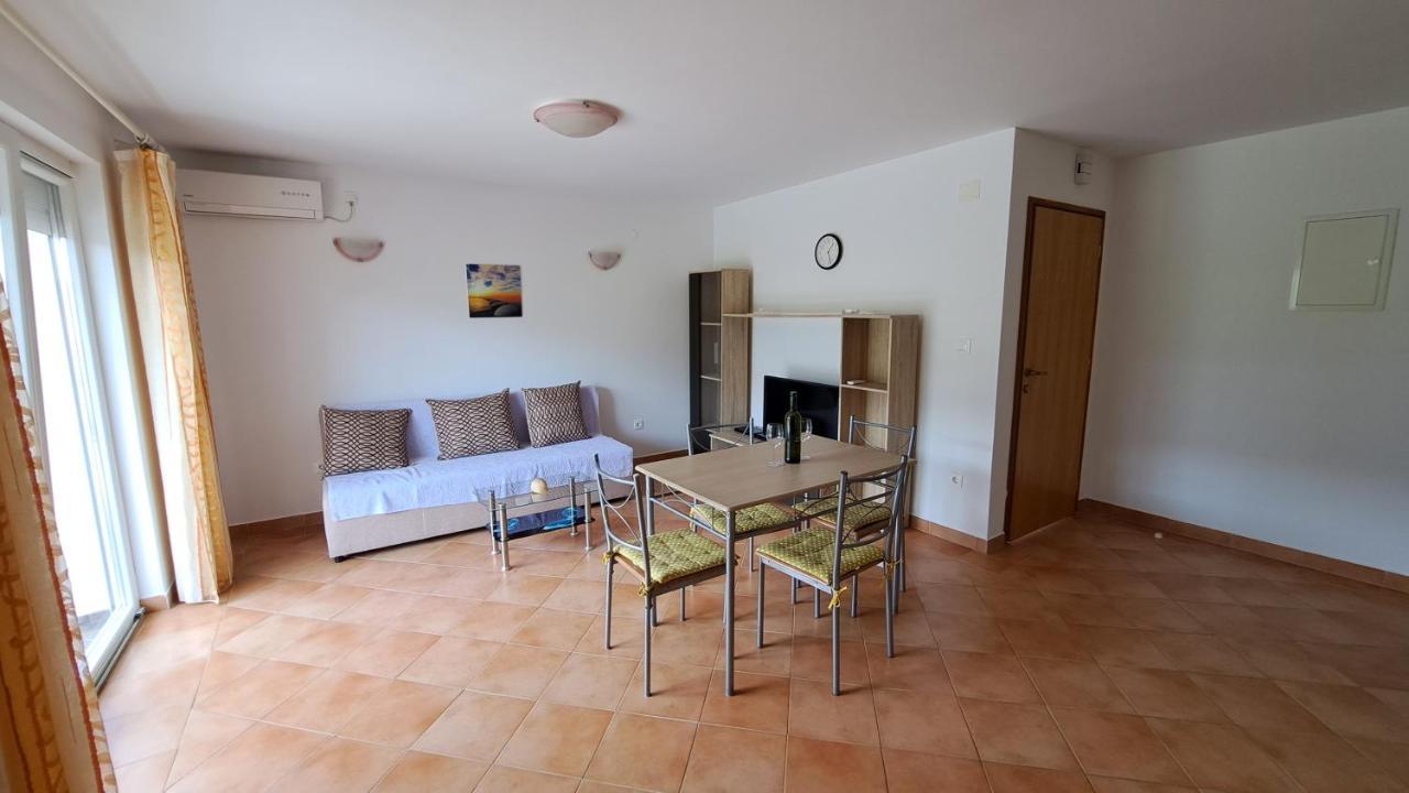 Cozy Apartments Baska Exterior photo