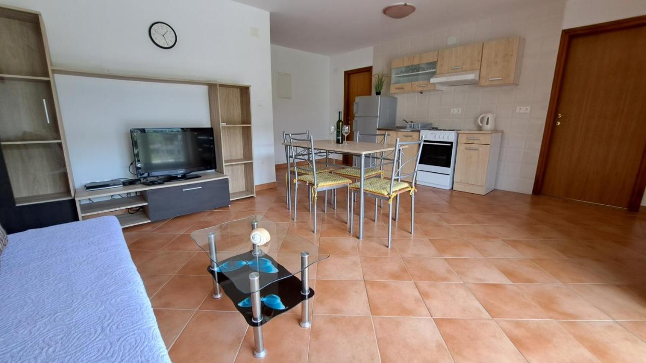 Cozy Apartments Baska Exterior photo