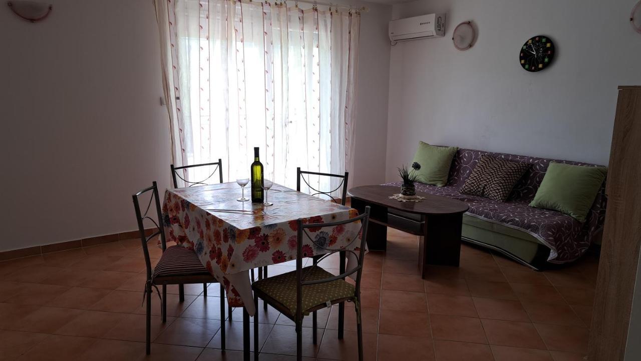 Cozy Apartments Baska Exterior photo