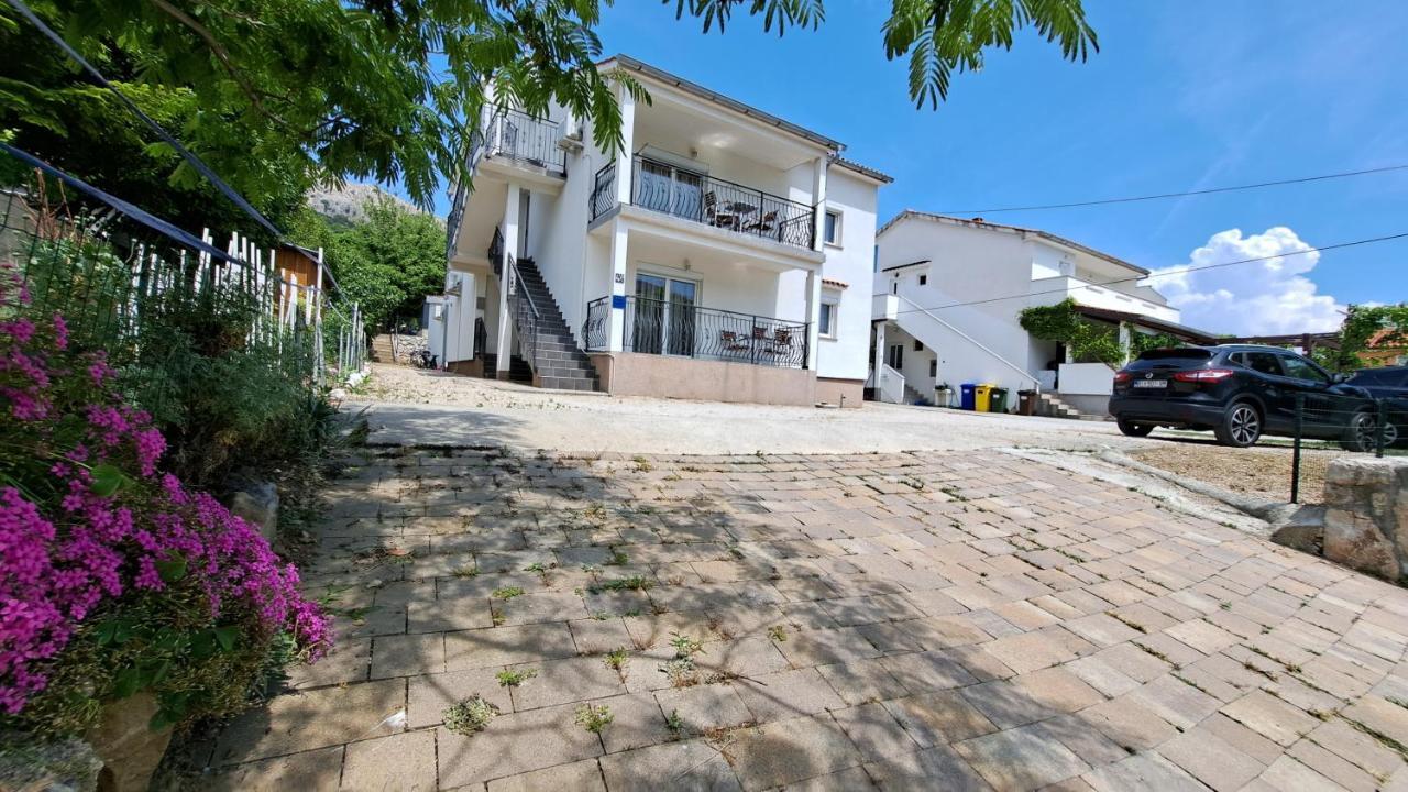 Cozy Apartments Baska Exterior photo