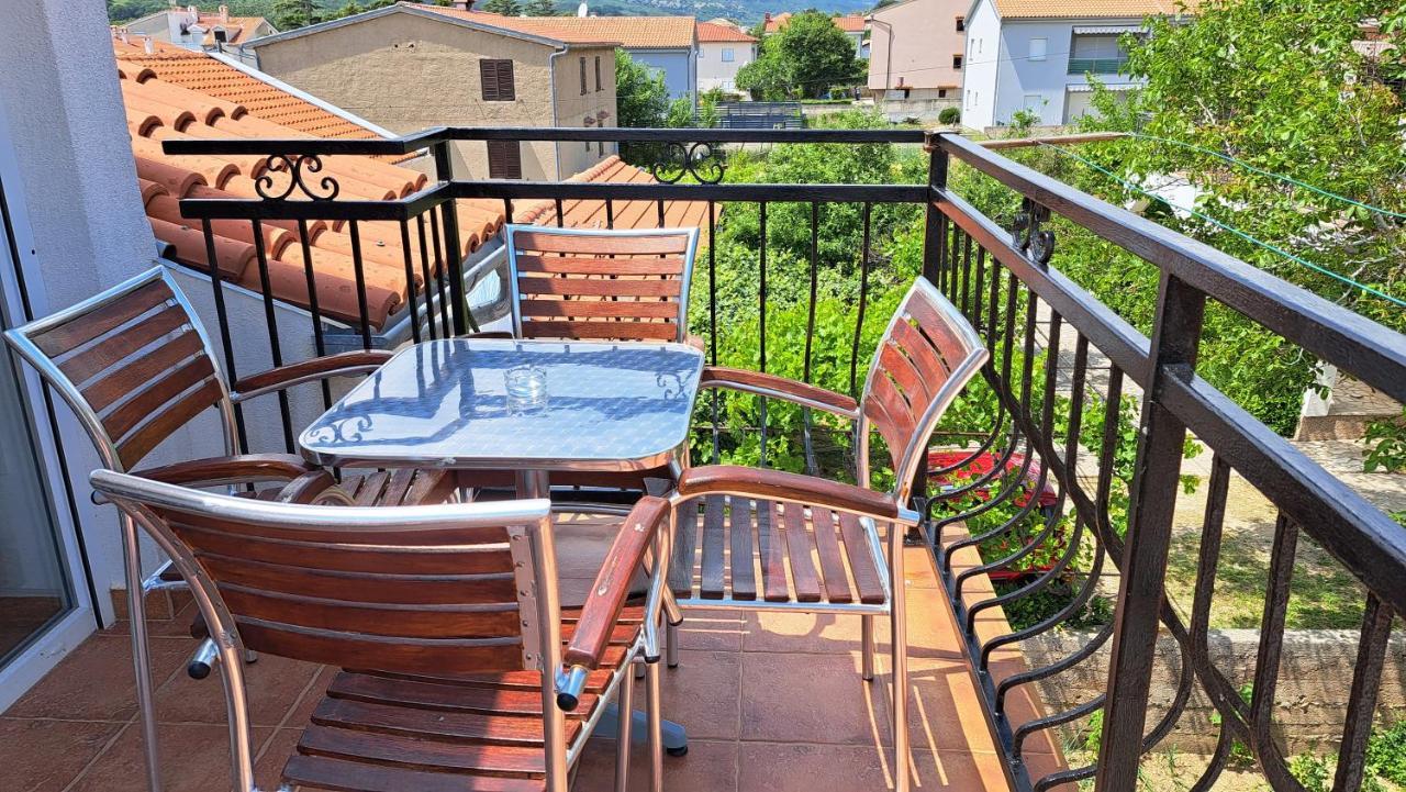 Cozy Apartments Baska Exterior photo